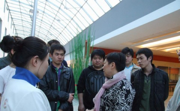 Itt vannak a kínaiak, sőt...