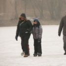 Korcsolyázás a szabadstrandnál