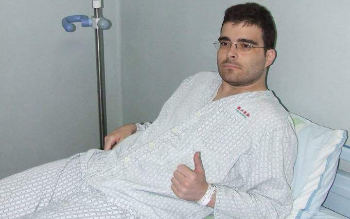 István nem adja fel, mert szürke, unalmas életre vágyik