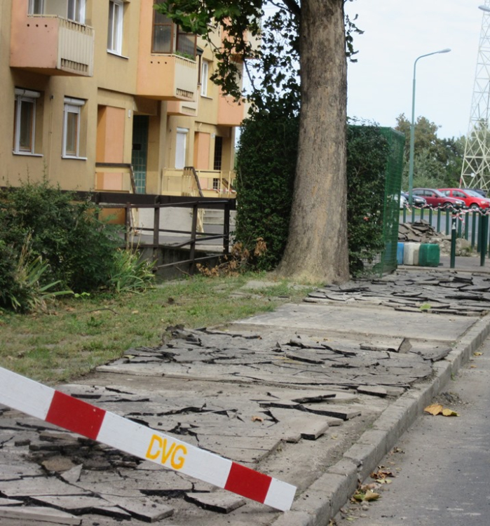 Megújuló járdák, eltűnő kátyúk