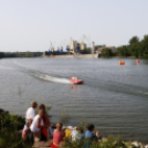 Motorcsónak két napon keresztül