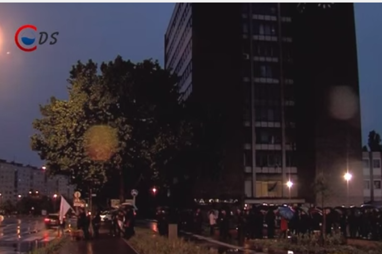 Fáklyákkal búcsúztak