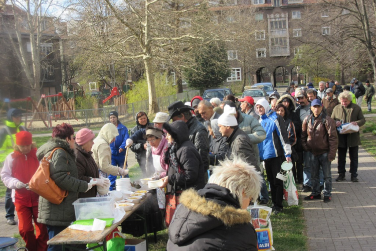 Húsvéti ételosztás