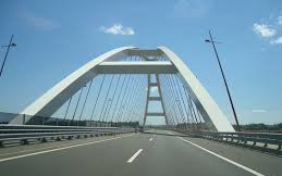 Három sztráda csomópontjában