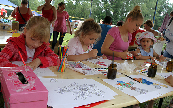 Mosolygós, boldog gyereknap