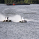 Motorcsónak két napon keresztül