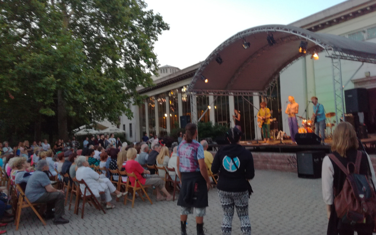 Bohémian Betyárs és a ligetprogram