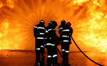 Vályogépület gyulladt ki Perkátán