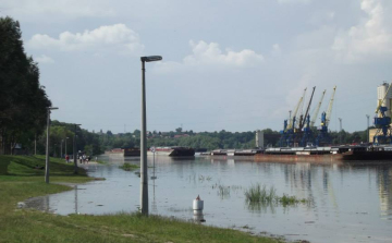 Bevetik a tűzoltókat is