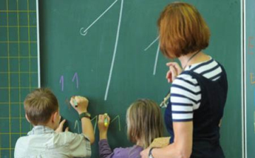 Emelkedik a pedagógusok bére