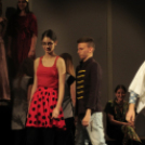 Holdbéli csónakok - részlet