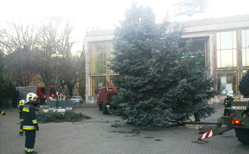 Kezdődik Dunaújváros karácsonya