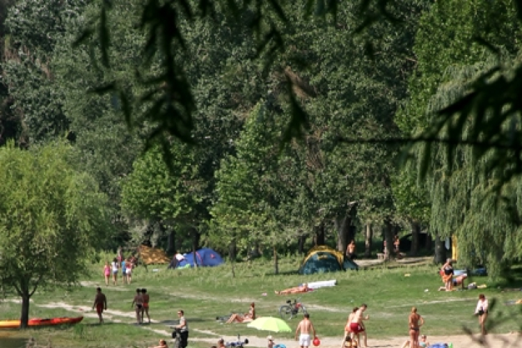 Hankusz Kálmán fotói a szabadstrandról