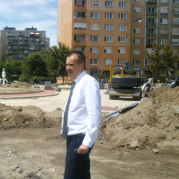 Városháza tér augusztrus végén átadás