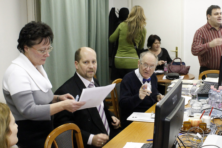 Összeállt a szavazólap