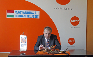 Fidesz: Bajnai Gordon adóemelést akar