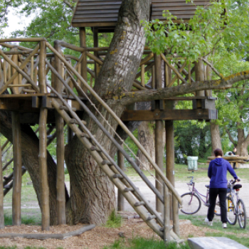 Játszótér a Dunaparton