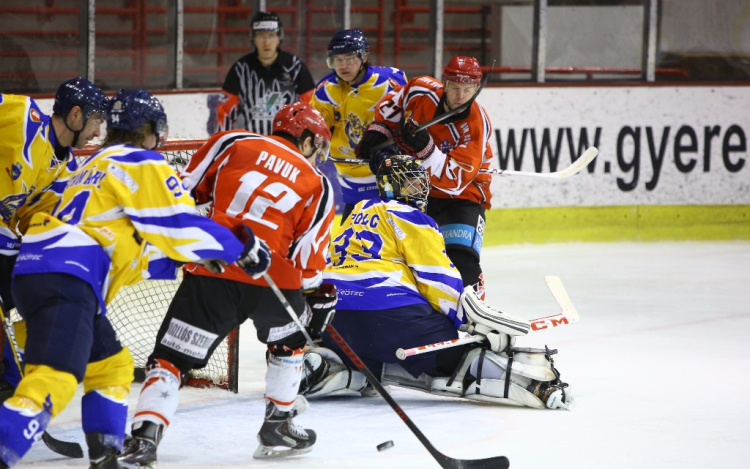 Az edző a vereséget magyarázza