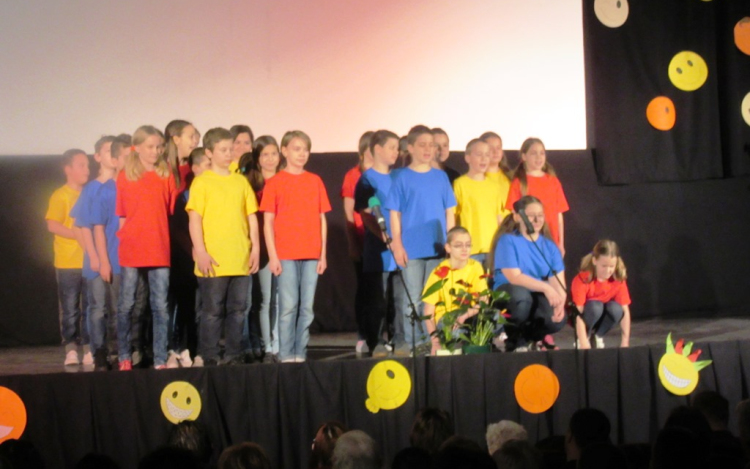 Gálázott a Petőfi is- képekkel