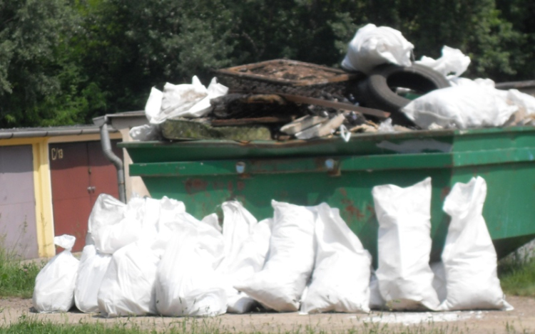 ÚJRA ORSZÁGOS ÖNKÉNTES SZEMÉTGYŰJTÉSI AKCIÓT SZERVEZ A MAGYAR KÖZÚT