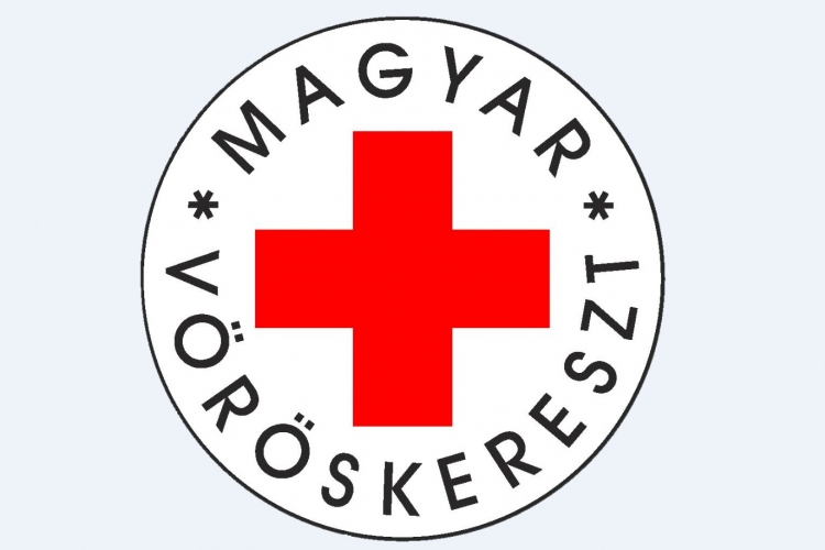 Jogsit és nyelvi képzést ad önkéntes fiataloknak a Vöröskereszt