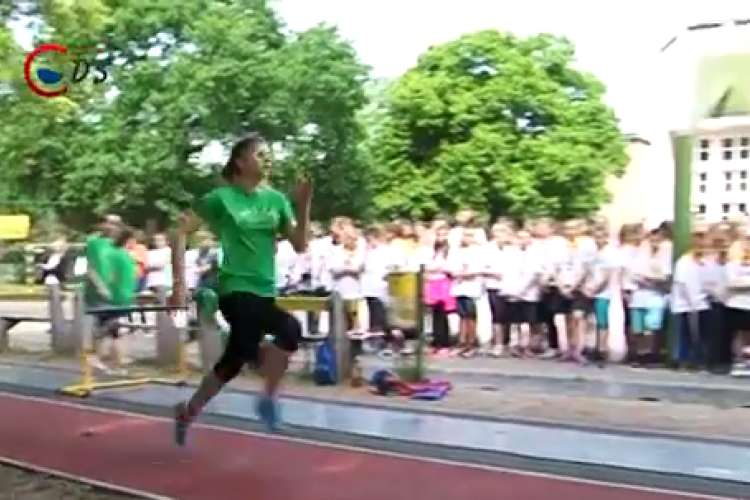 Új pálya az atlétáknak- DSTV videóval