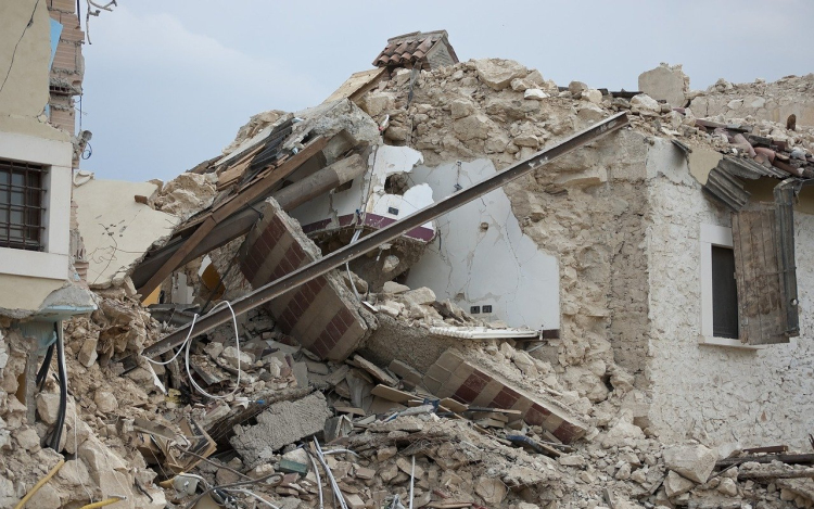 Erős földrengés rázta meg Törökországot, többen meghaltak