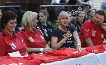 Kézilabda: az első helyért szállunk harcba