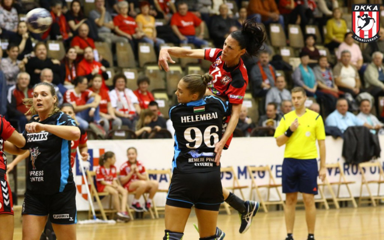 Nehéz, de nem megoldhatatlan feladat vár a kézis lányokra