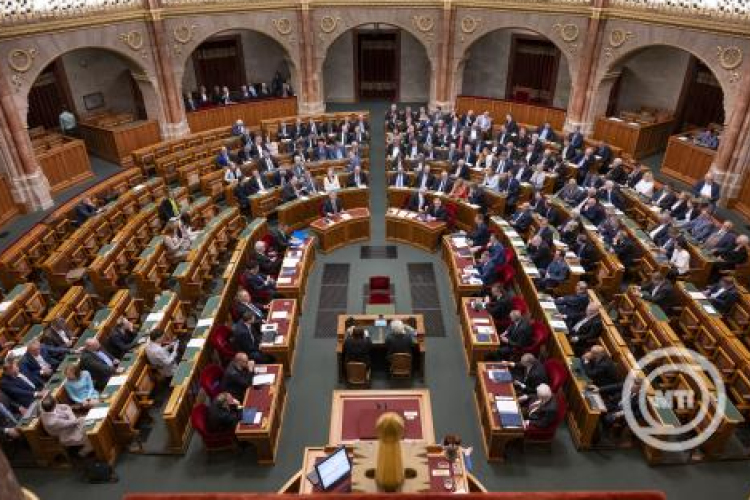 OGY - A jövő évi költségvetés megalapozásáról és az adótörvényekről is tárgyal a parlament