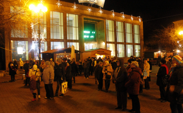 Hangolódjanak a mozi téren