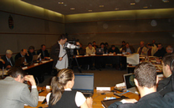 Választásokra készülődve