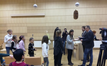 Sportolóknak és rászorulóknak gyűjtöttek