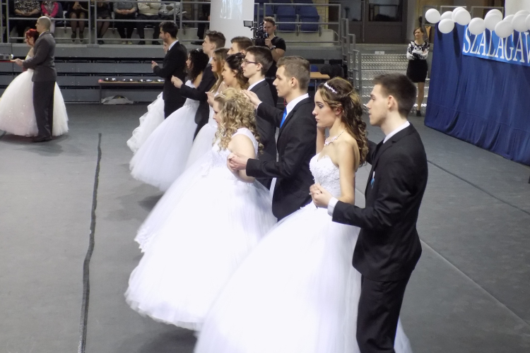 Bánkis szalagavató