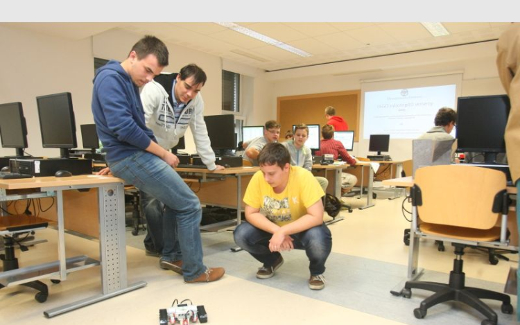 Ki a legügyesebb LEGO robotépítő?