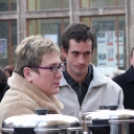 Adományért cserébe forralt bor