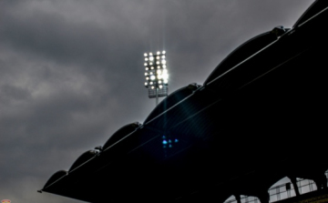 Végre kivilágosodott a stadion
