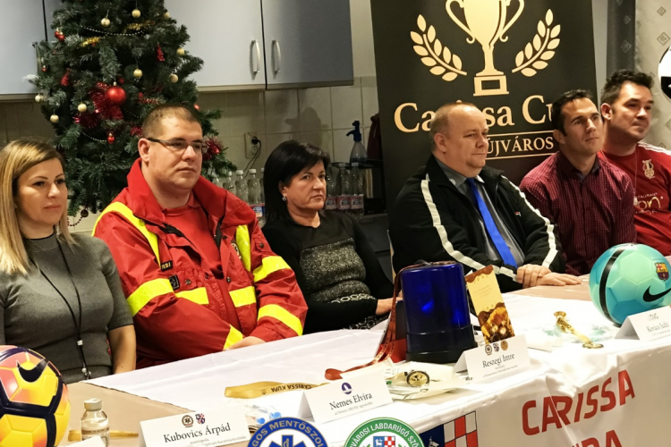 A mentőkért fociznak