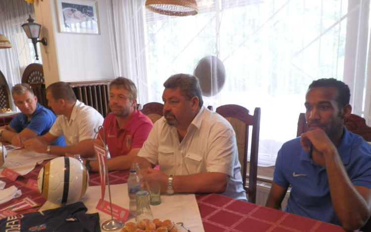 Orbán Viktor jön a holnapi meccsre