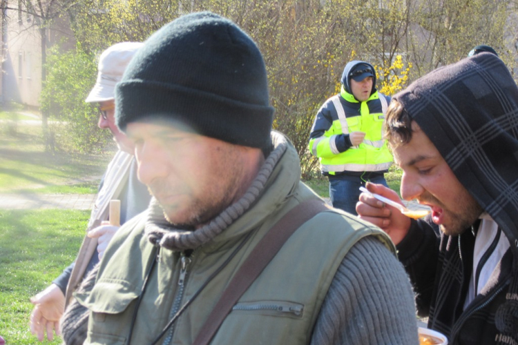 Húsvéti ételosztás