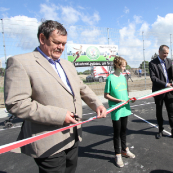 Ünnepélyesen is átadták a sportpályát