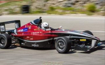 Letette névjegyét Njegusiban