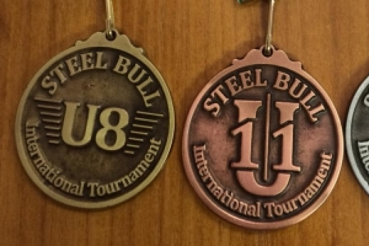 Nemzetközi megmérettetések előtt az Acélborjak!