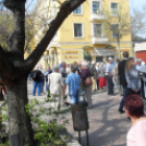 Együtt 2014 kampány-körút  a bejáratnál Gombossal