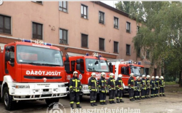 Elhunyt áldozatok emlékére szóltak a szirénák 