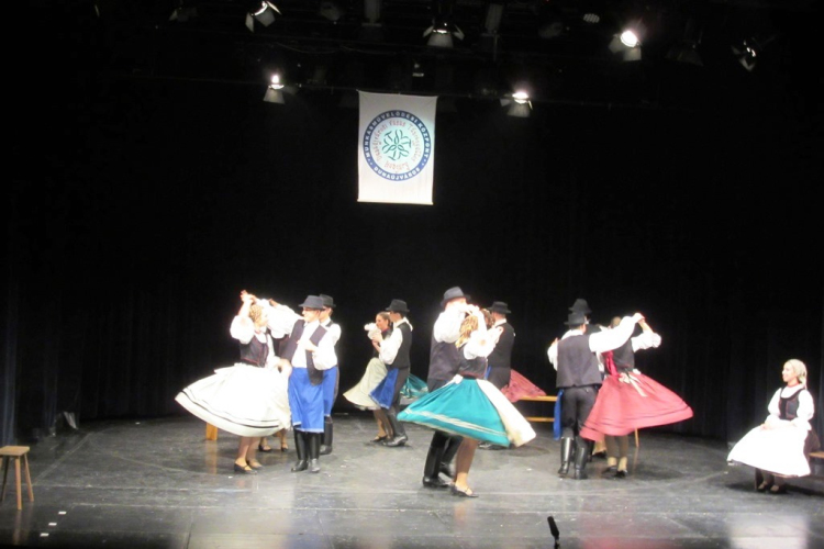 Vasas karácsony tapssal és támogatásokkal -képekkel