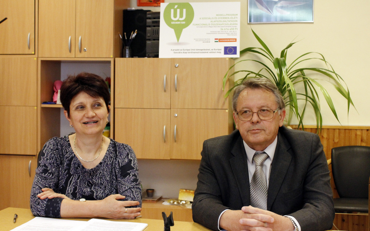 A segítőket is segítik