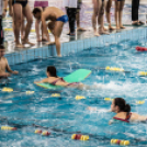 Víziparádé a középiskolásokkal