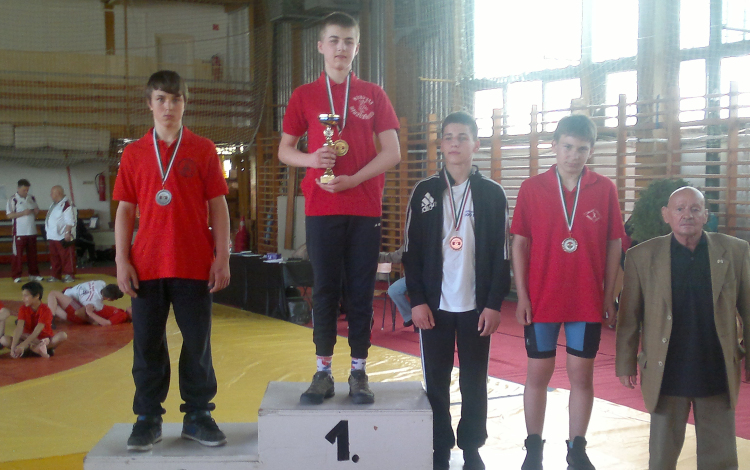 Dorogon szerepeltek birkózóink