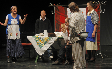 Az élet és odaadás ünnepe- vidóval, képekkel